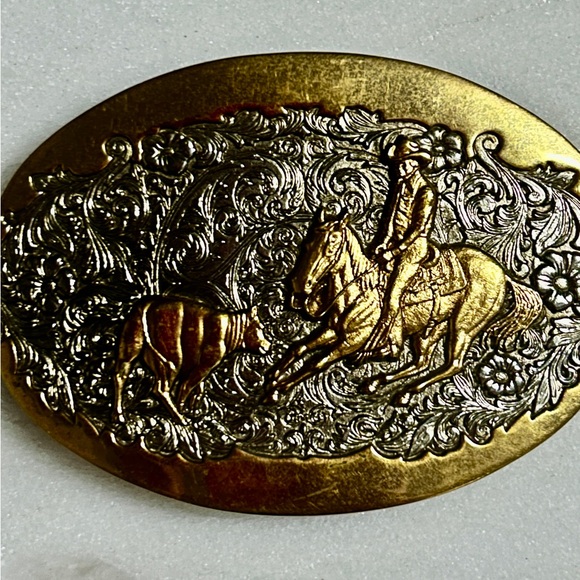 Award Design ~ Western/Cowboy/Bull ~ Gold & Silver Metal Tone ~ 24GP Belt Buckle - Picture 2 of 14